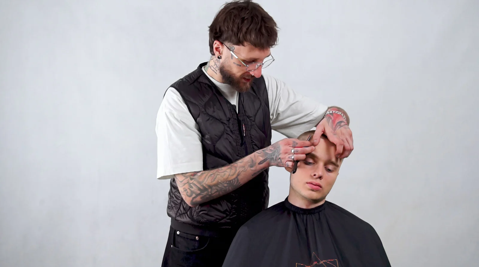 Buzz cut z fade w strefach - zdjęcie 5