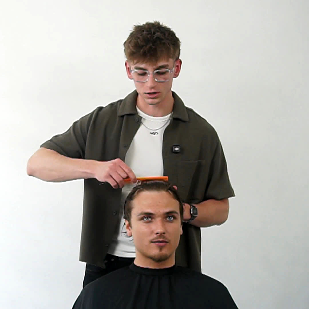 Luźny middle part z teksturą - zdjęcie 4